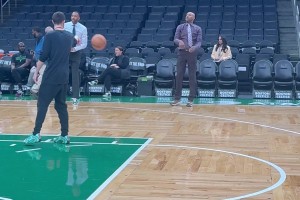 难分伯仲🤩麦迪、卡特穿西服PK三分！百发百中啊！